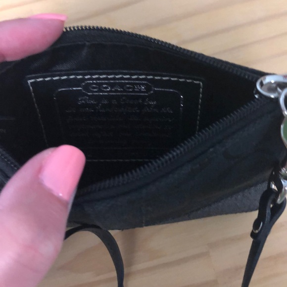 Coach wristlet - Picture 4 of 4